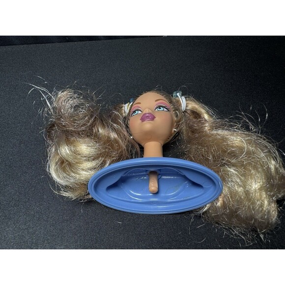 Mattel My Scene Swappin' Styles Kennedy Swappable Head + stand (NO BODY) - Picture 7 of 8